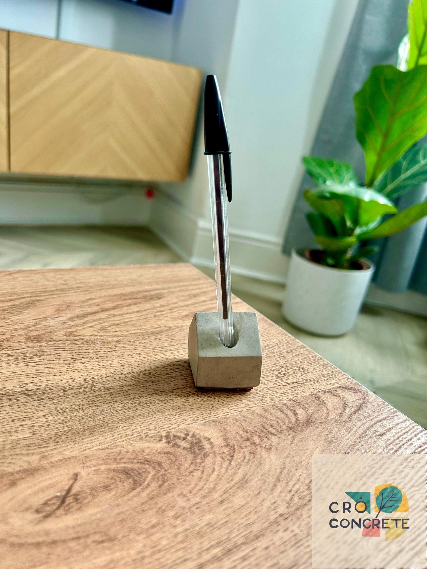 Handmade Concrete Single Pen Holder/Stand – Modern Desk Organiser – Minimalist Office Decor – Unique Gift Idea For Him Her - WFH Setup