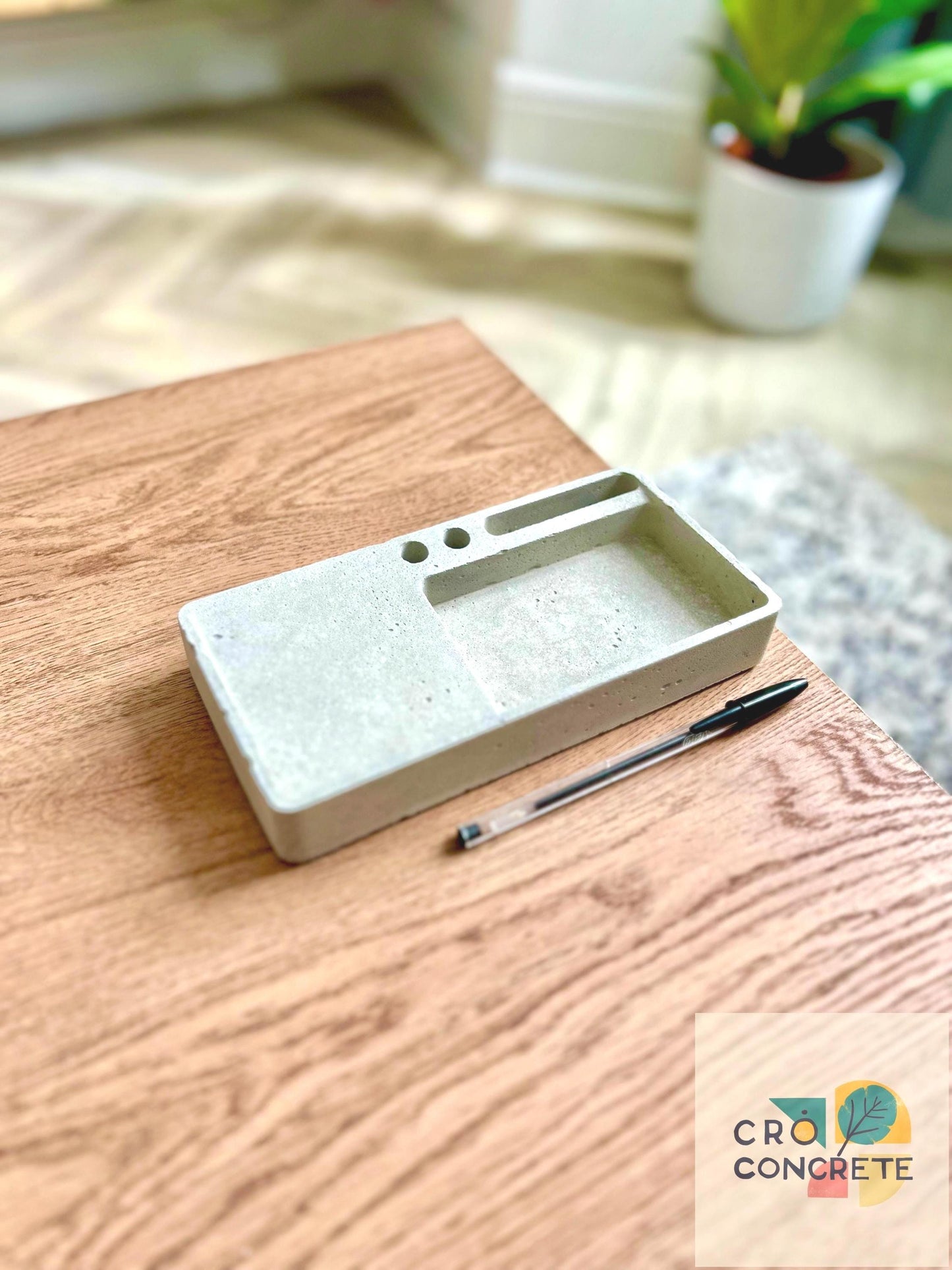 Minimalist Concrete Desk Organiser | Handmade Office Storage Tray | Modern Tray for Keys, Pens & Accessories | Unique Gift for Him or Her