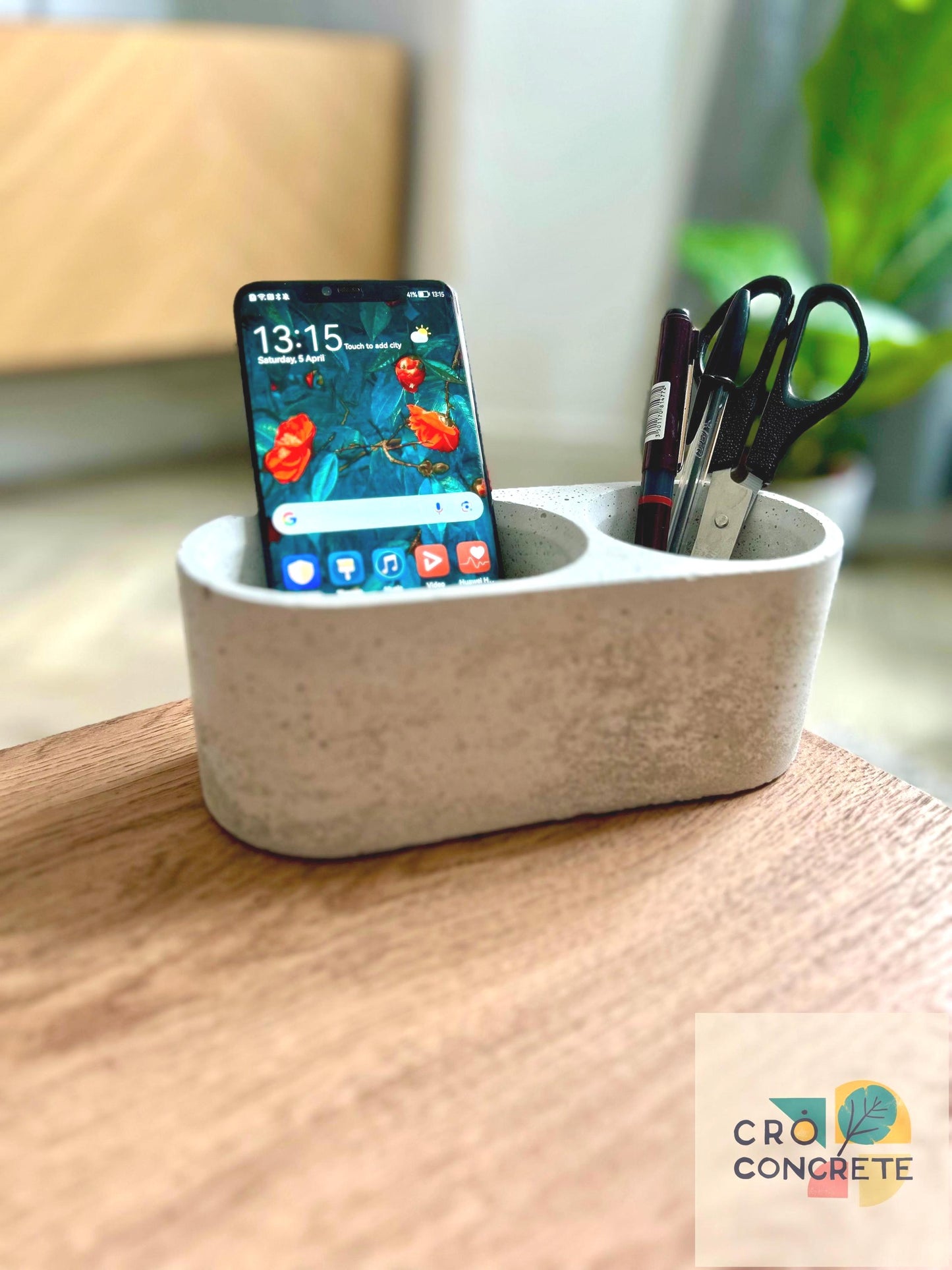 Minimalist Concrete Desk Organiser – Handmade Pen Holder & Phone Stand | Modern Office Storage | Croí Concrete